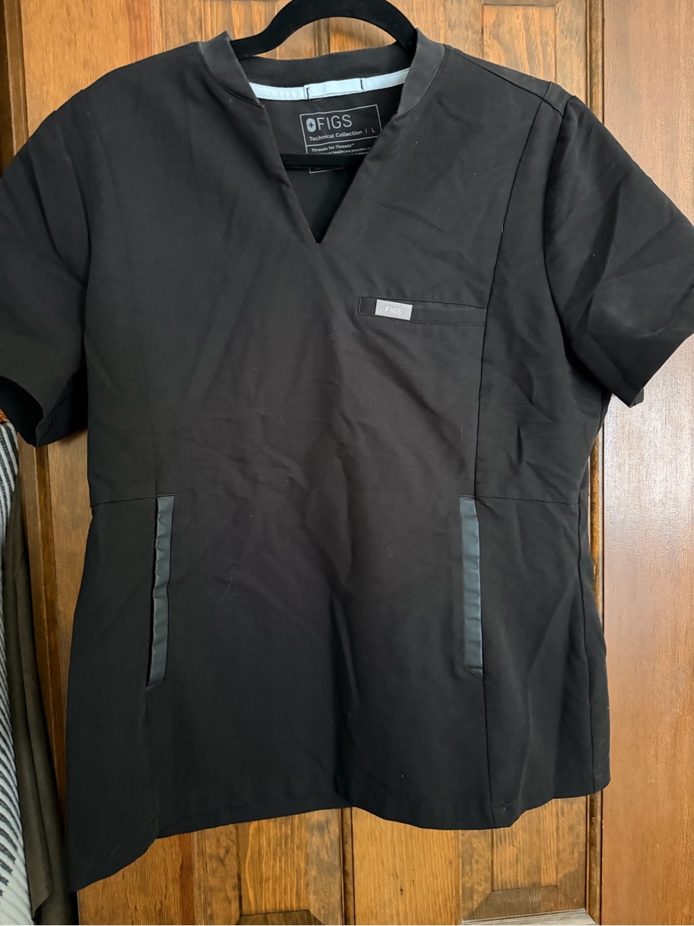 Figs slim odesa scrub top